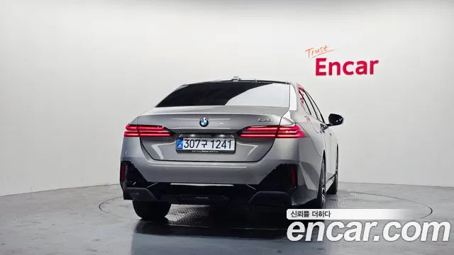 BMW 5 серии 2025 thumb 8