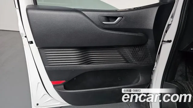 Hyundai Staria 2026 thumb 11