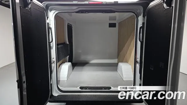 Hyundai Staria 2026 thumb 7