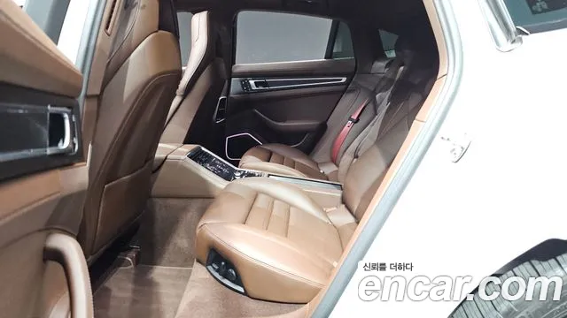 Porsche Panamera 2023 thumb 2
