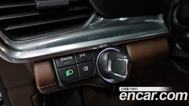 Porsche Panamera 2023 thumb 8