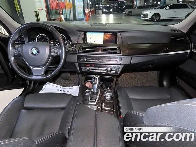 BMW 5-Series 2016 thumb 5