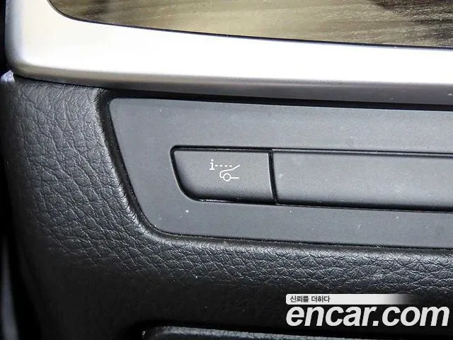 BMW 5-Series 2016 thumb 4
