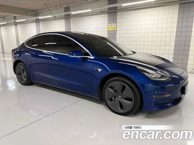 Tesla Model 3 2020 thumb 4