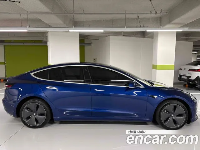Tesla Model 3 2020 thumb 8