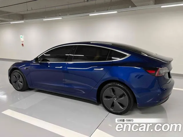 Tesla Model 3 2020 thumb 10