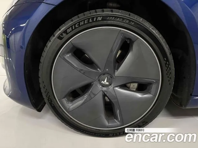 Tesla Model 3 2020 thumb 3