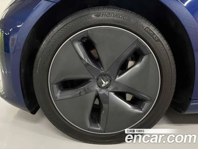 Tesla Model 3 2020 thumb 12