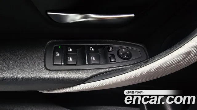 BMW 3 серии 2018 thumb 8