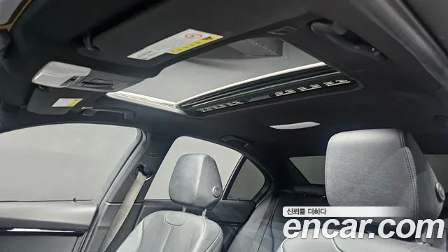 BMW 3 серии 2018 thumb 4