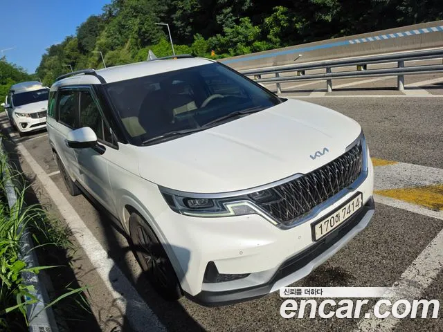 Kia Carnival 2021 thumb 3
