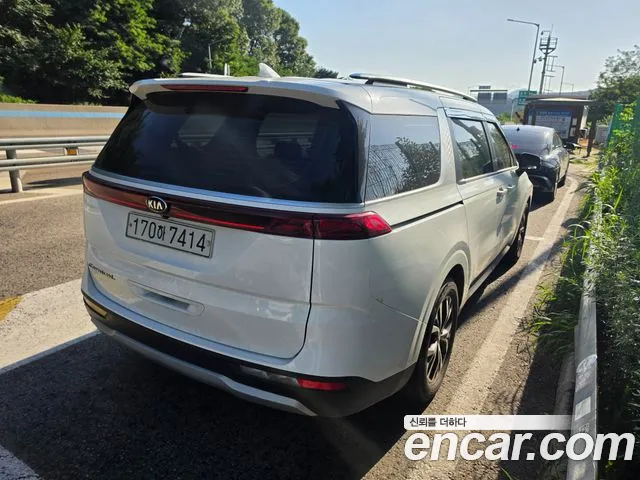 Kia Carnival 2021 thumb 9