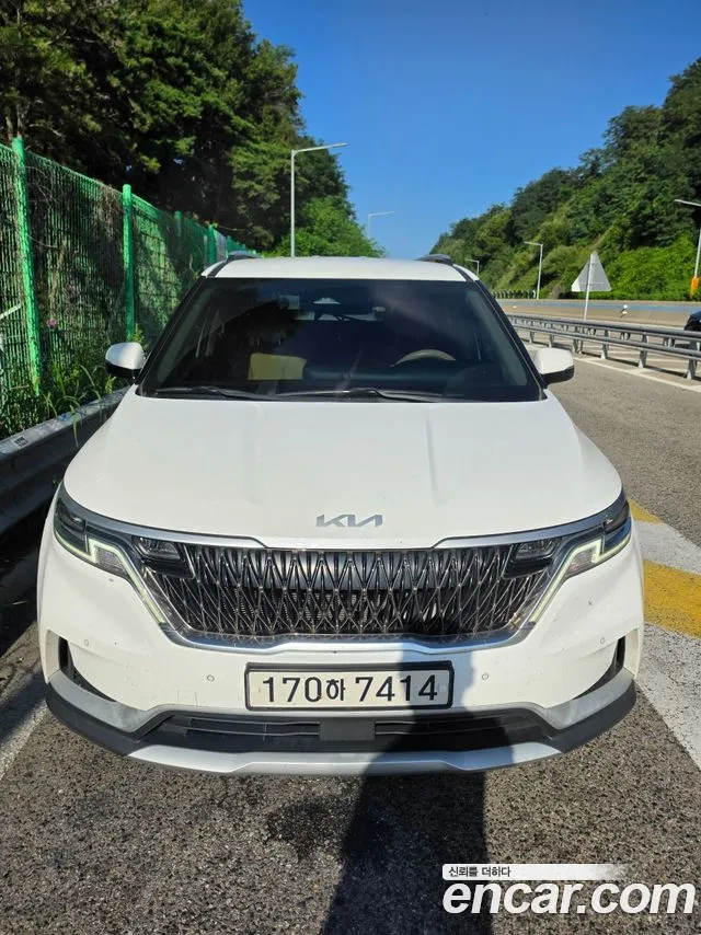 Kia Carnival 2021 thumb 4