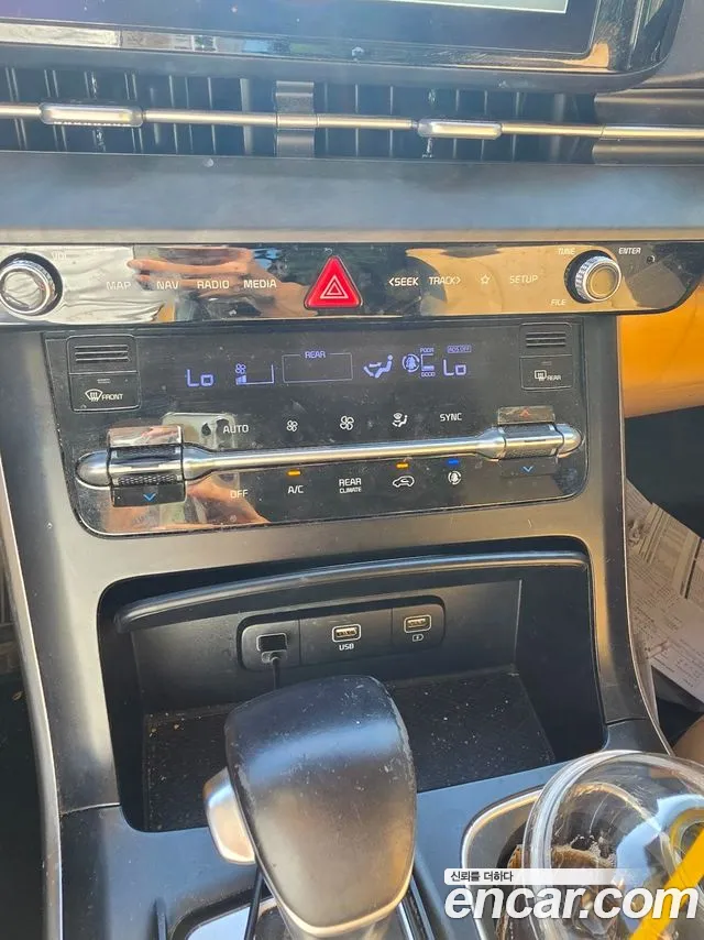 Kia Carnival 2021 thumb 5
