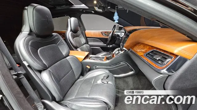 Lincoln Continental 2019 thumb 4