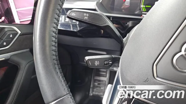 Audi e-tron 2021 thumb 2