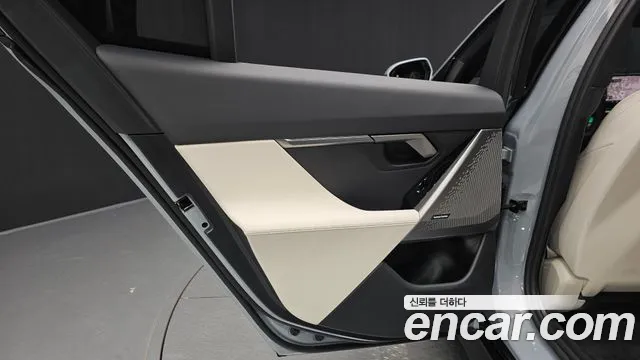 BMW 5 серии 2025 thumb 8