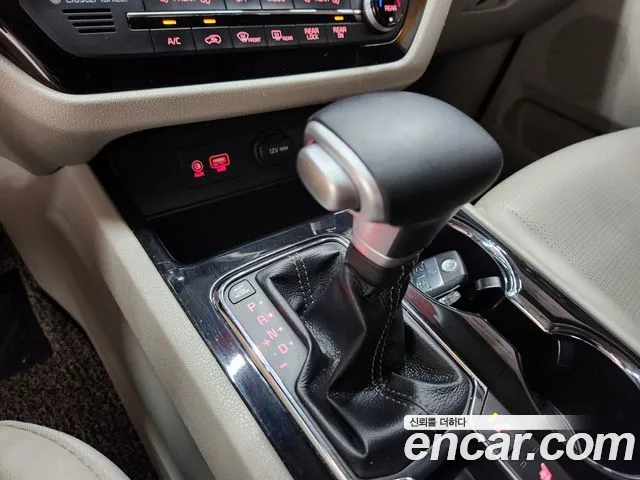 Kia Carnival 2019 thumb 3
