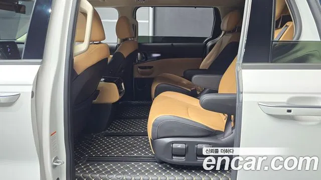 Kia Carnival 2021 thumb 6