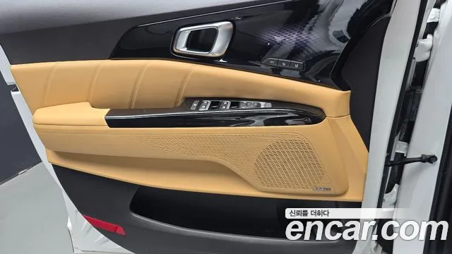 Kia Carnival 2021 thumb 2