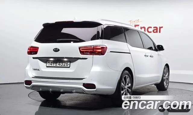 Kia Carnival 2018 thumb 11