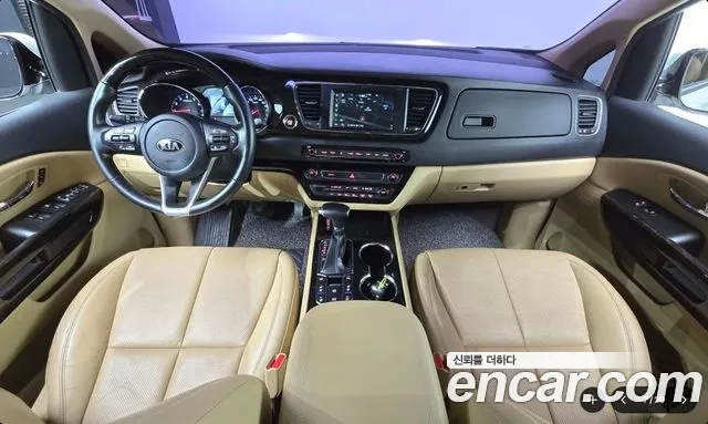 Kia Carnival 2018 thumb 12