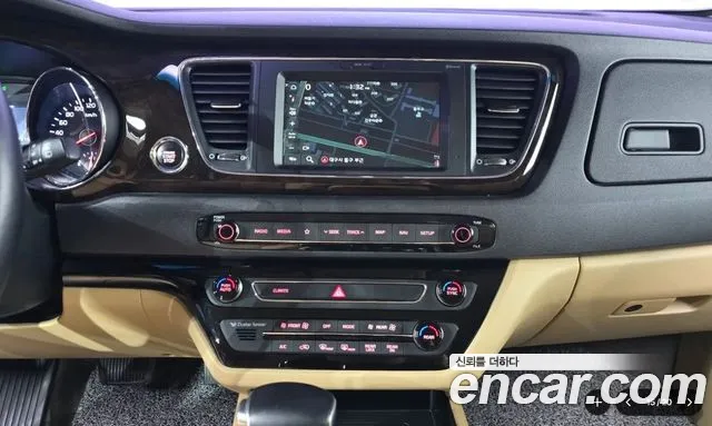 Kia Carnival 2018 thumb 5