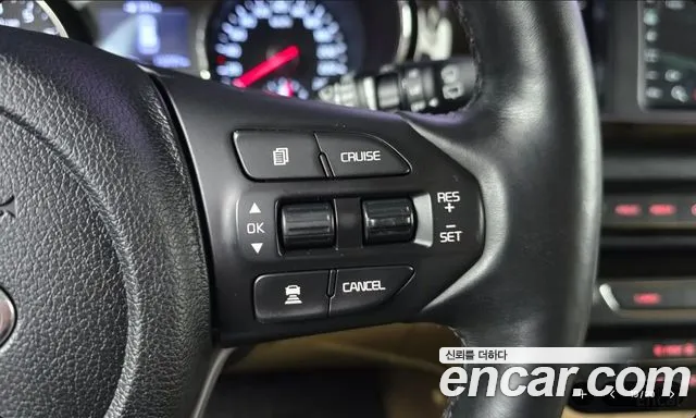 Kia Carnival 2018 thumb 8