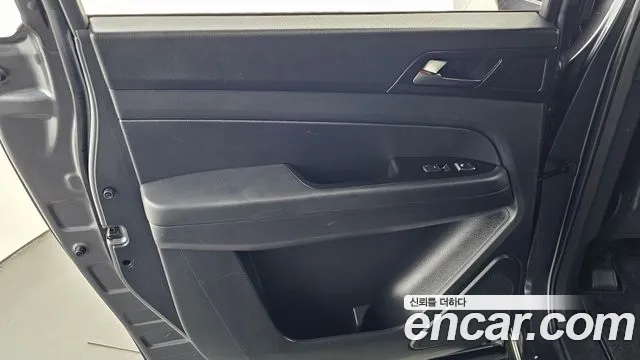 KG_Mobility_Ssangyong Rexton 2020 thumb 4
