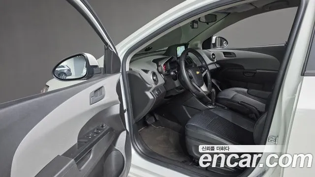 Chevrolet Aveo 2015 thumb 5