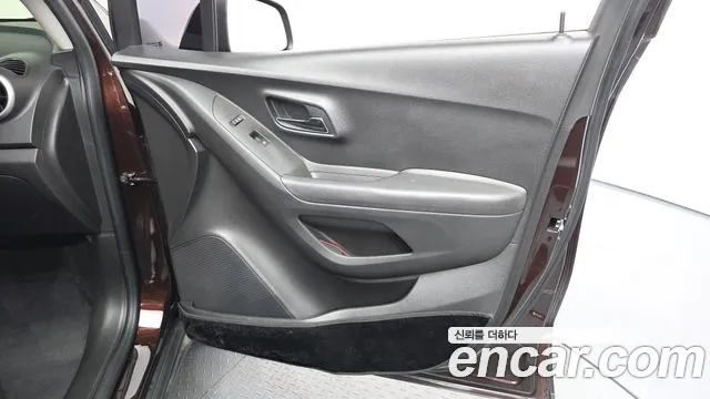 Chevrolet Tracker 2016 thumb 11