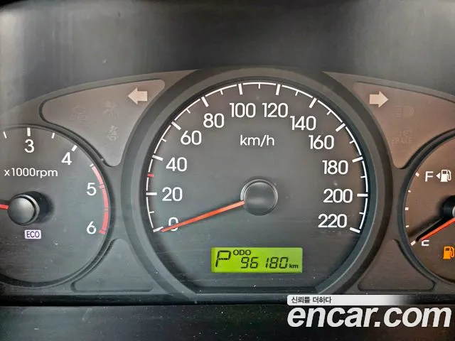 Hyundai Starex 2015 thumb 10