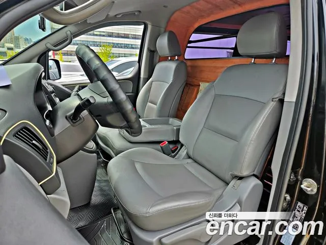 Hyundai Starex 2015 thumb 4