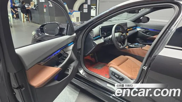 BMW 5 серии 2026 thumb 5