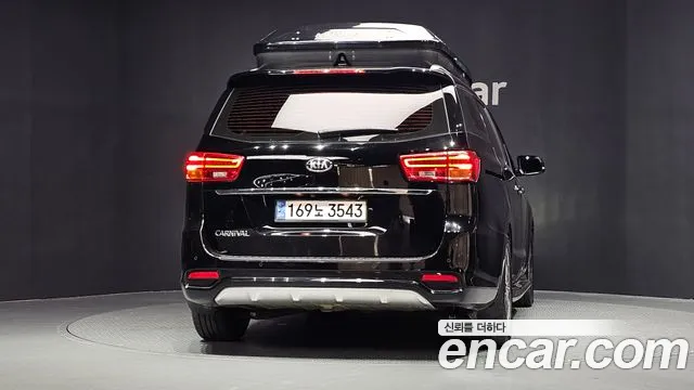 Kia Carnival 2018 thumb 10