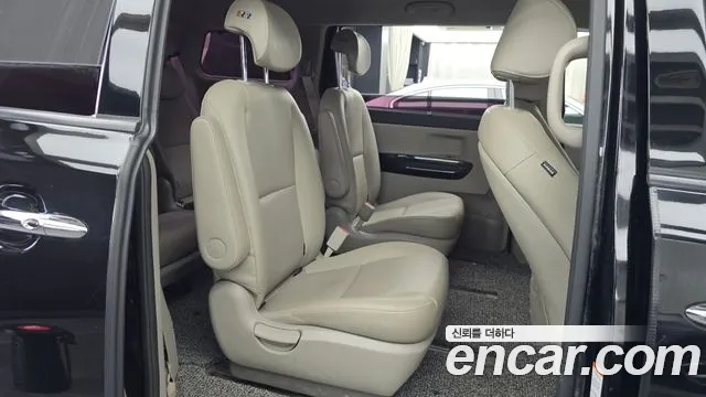Kia Carnival 2018 thumb 4