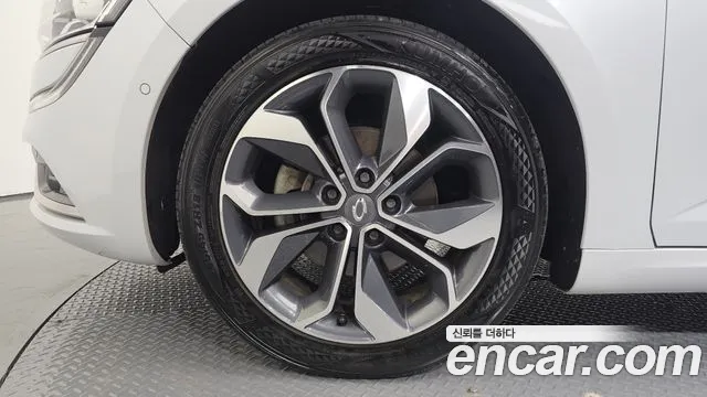 Renault Megane 2019 thumb 5