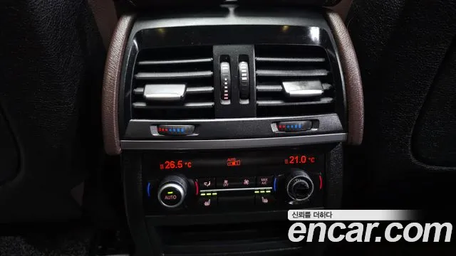 BMW X5 2018 thumb 10