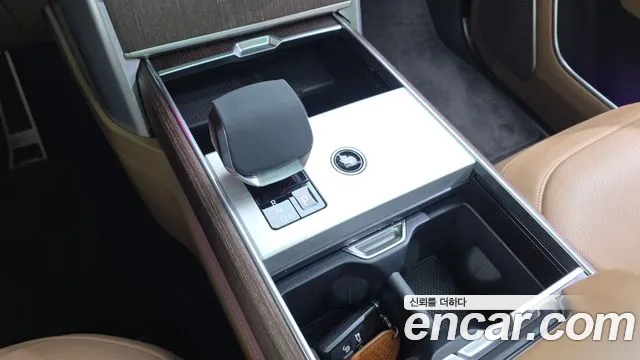 Land Rover Range Rover 2024 thumb 4