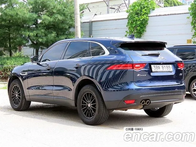 Jaguar F-Pace 2018 thumb 6
