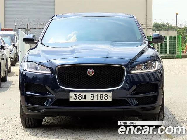 Jaguar F-Pace 2018 thumb 8