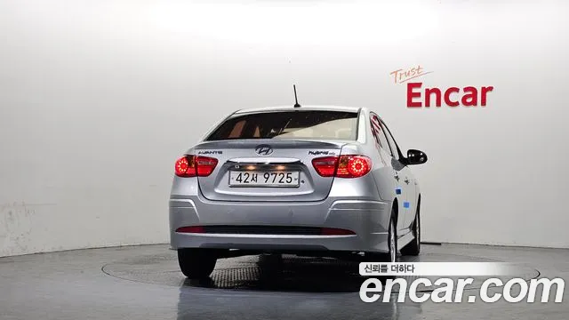 Hyundai Avante 2010 thumb 6