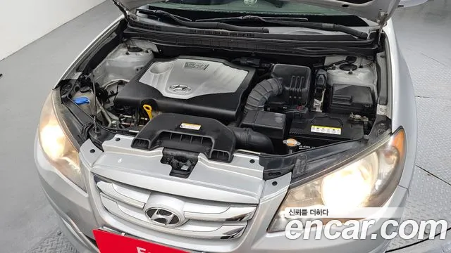 Hyundai Avante 2010 thumb 2