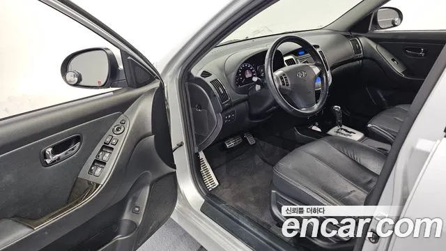 Hyundai Avante 2010 thumb 3