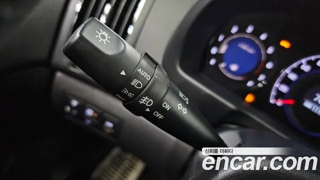 Hyundai Avante 2010 thumb 7