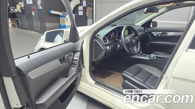 Mercedes-Benz C-Класс 2011 thumb 8