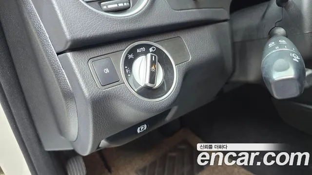 Mercedes-Benz C-Класс 2011 thumb 2