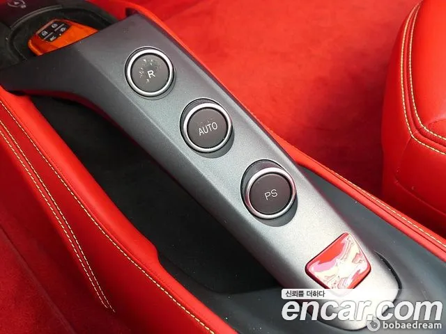 Ferrari 488 2019 thumb 3