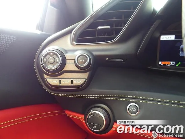 Ferrari 488 2019 thumb 10