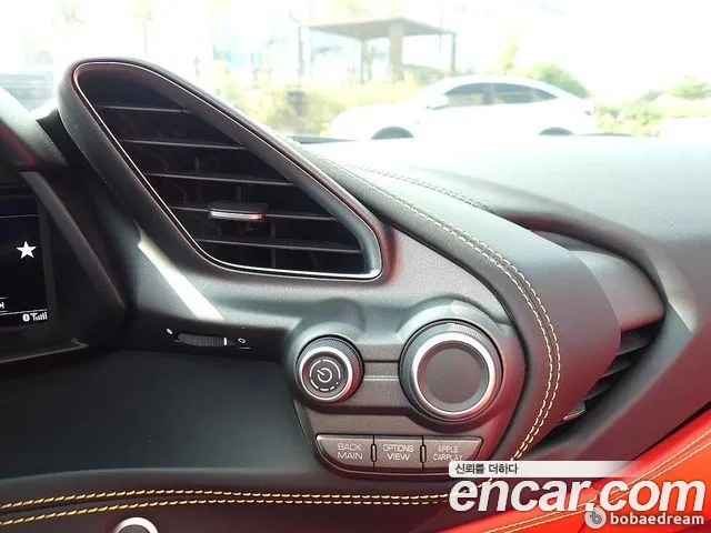 Ferrari 488 2019 thumb 11